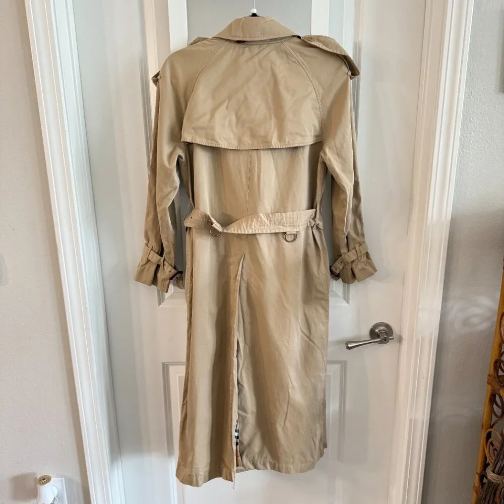 Burberry Beige Trench Coat with Signature Check Lining - Picture 3 of 7